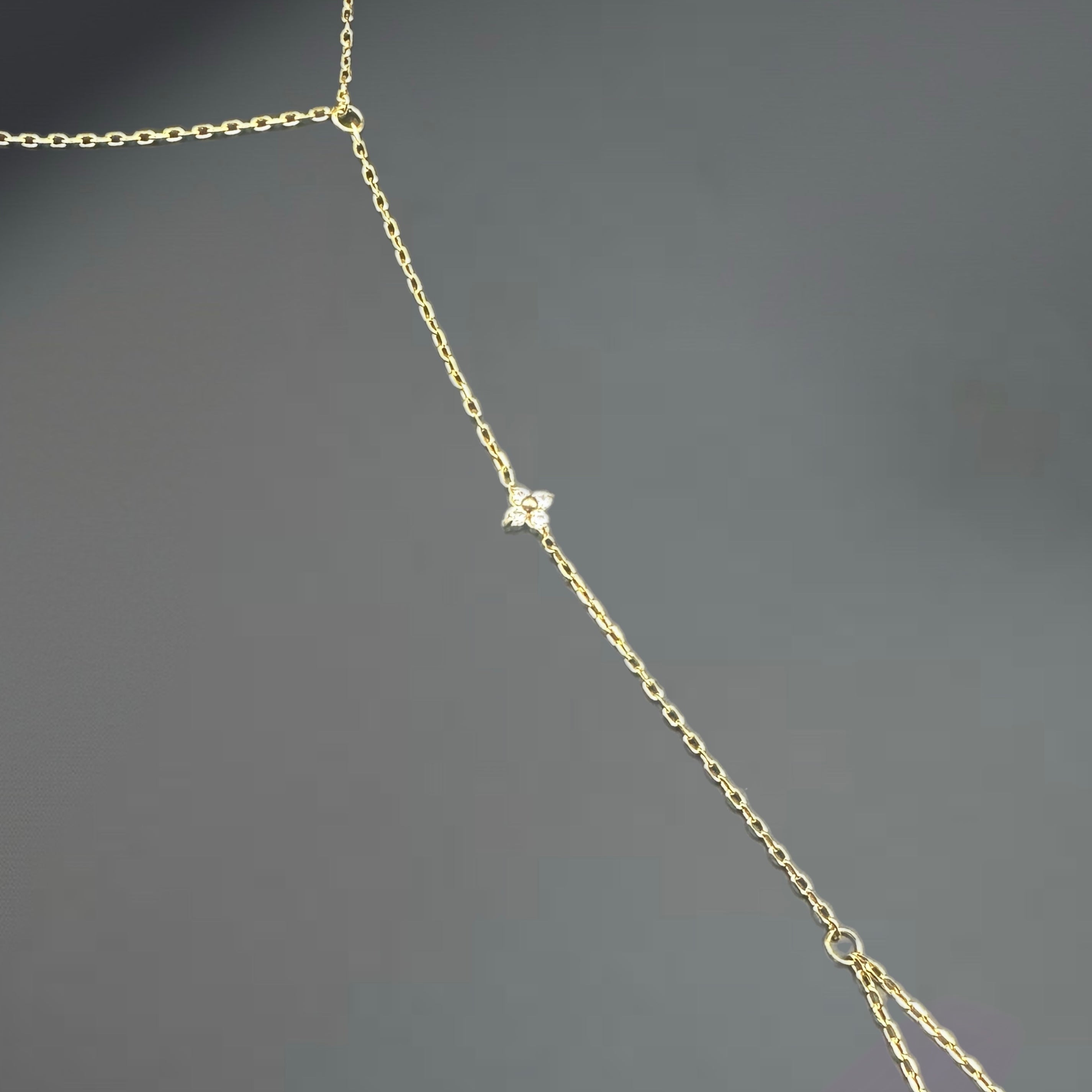 Chaine de main Flora - acier inoxydable plaqué or