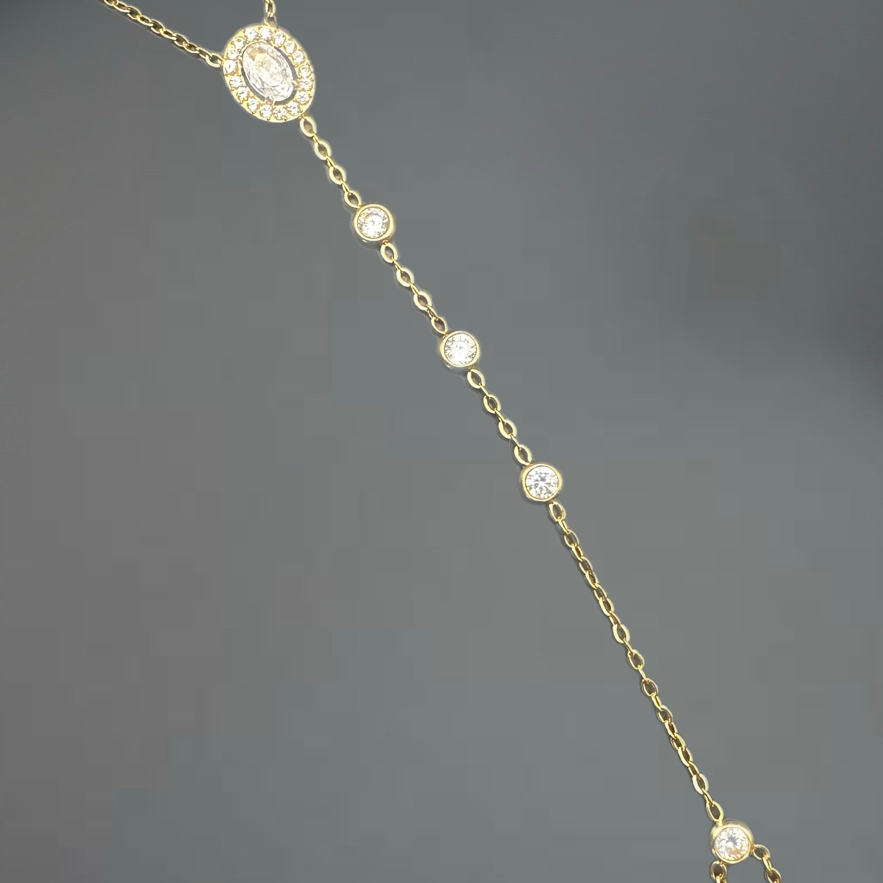 Chaine de main Victoria - acier inoxydable plaqué or
